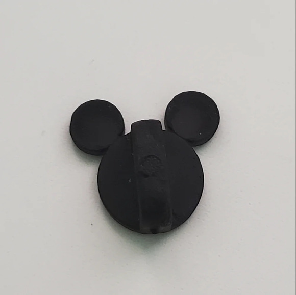 Disney Pin Trading Strawberry Fruit Icon Food Collection Hidden Mickey Pin 2008 - Picture 3 of 3